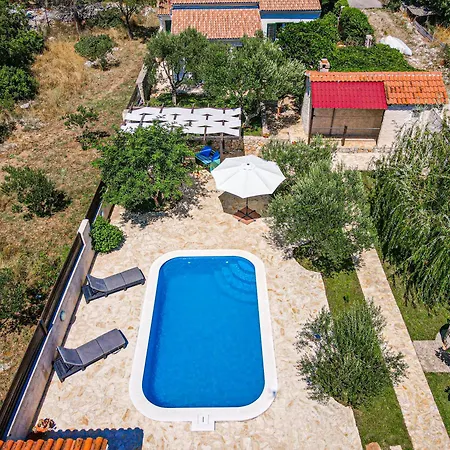 빌라 Mariah With Pool Near National Park Krka